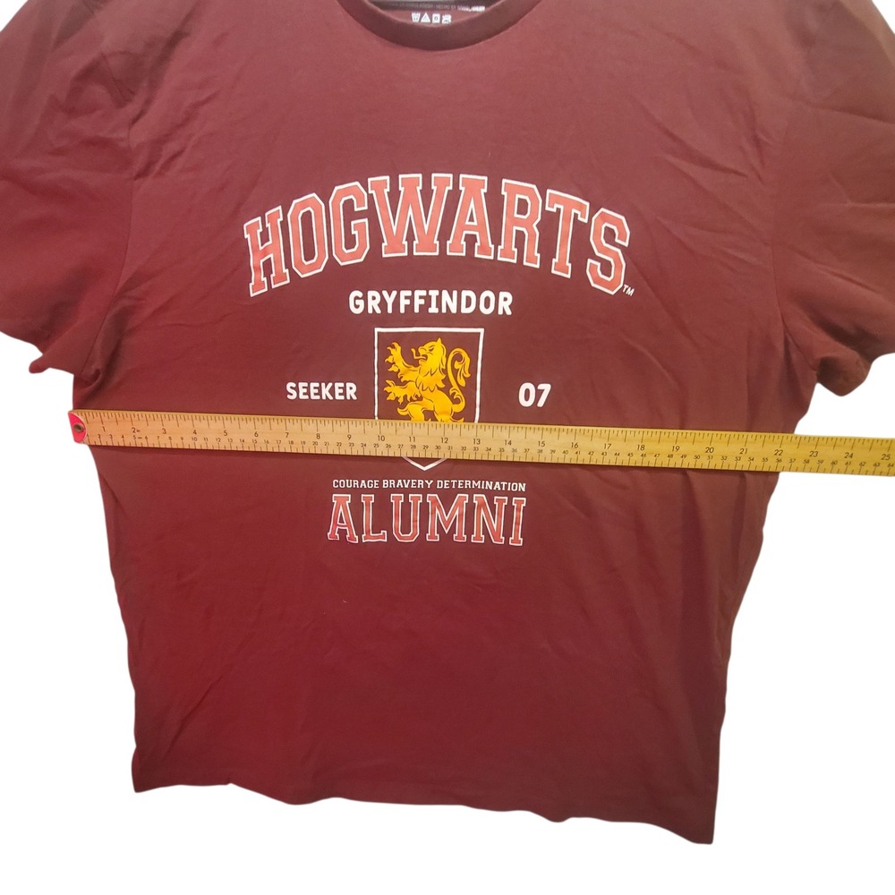 Harry Potter Hogwarts Gryffindor Seeker Alumni Maroon T-Shirt Women's XL Tee Top - Picture 4 of 6